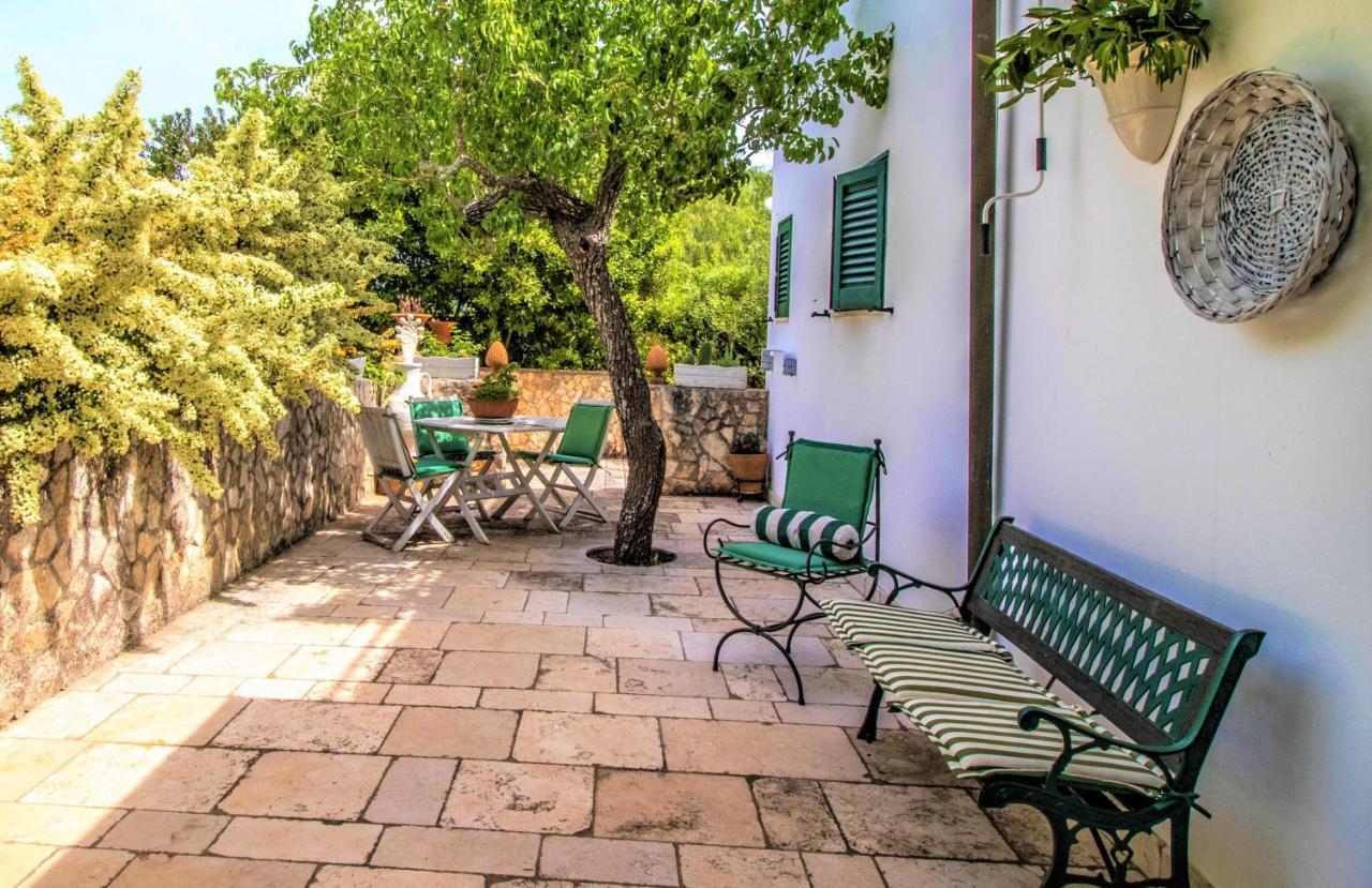 Гостевой дом Trulli Fogliarella Остуни Экстерьер фото