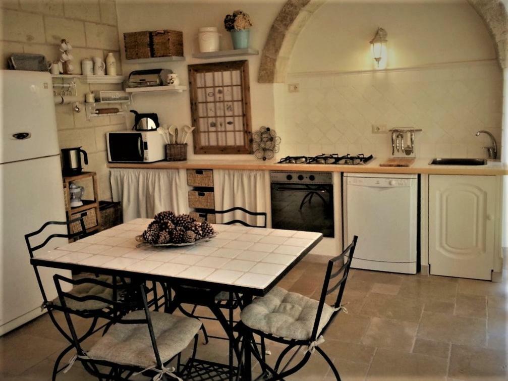 Гостевой дом Trulli Fogliarella Остуни Экстерьер фото